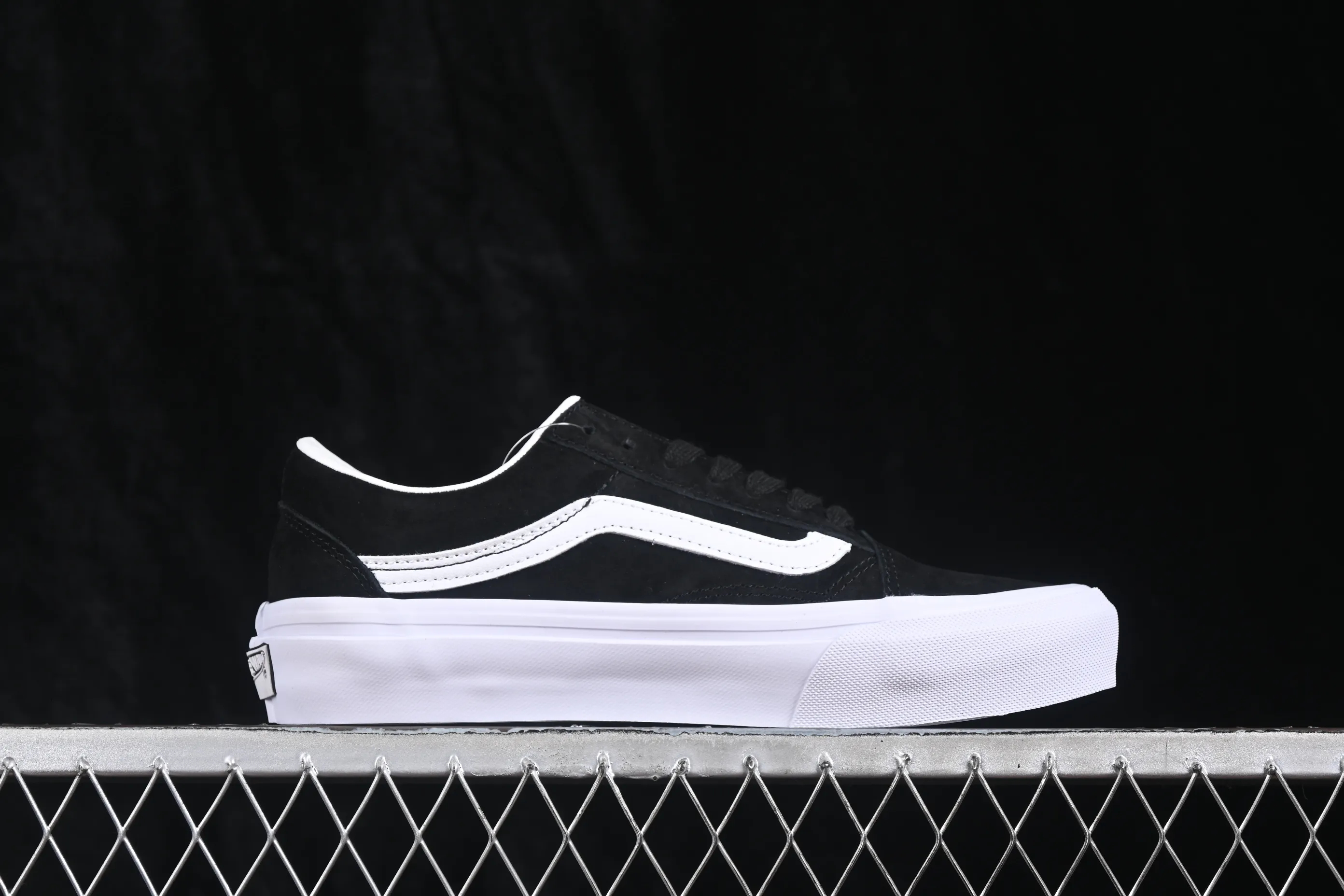 All categories Vans Vans series Vans Low Vans low top Vans Old Skool 36 Vans low-top casual skateboard shoes VN000CNGCIE1